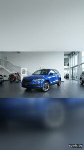 Fahrzeugzeichnung beim Übergang zur vollständigen Ansicht eines SUV