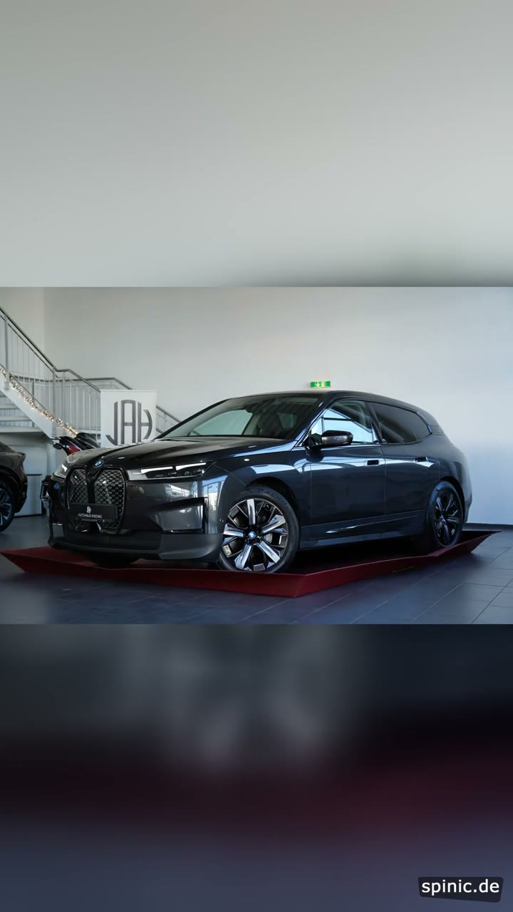 Luxuslimousine aus einer Geschenkbox