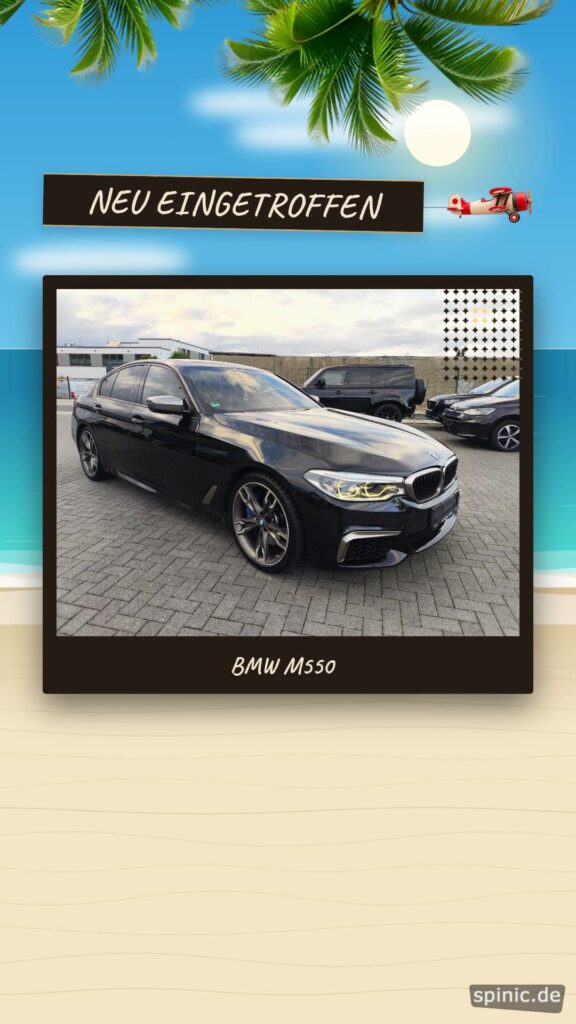 Schwarzer BMW M550 in einer sommerlichen Strandkulisse mit Palmen und blauem Himmel